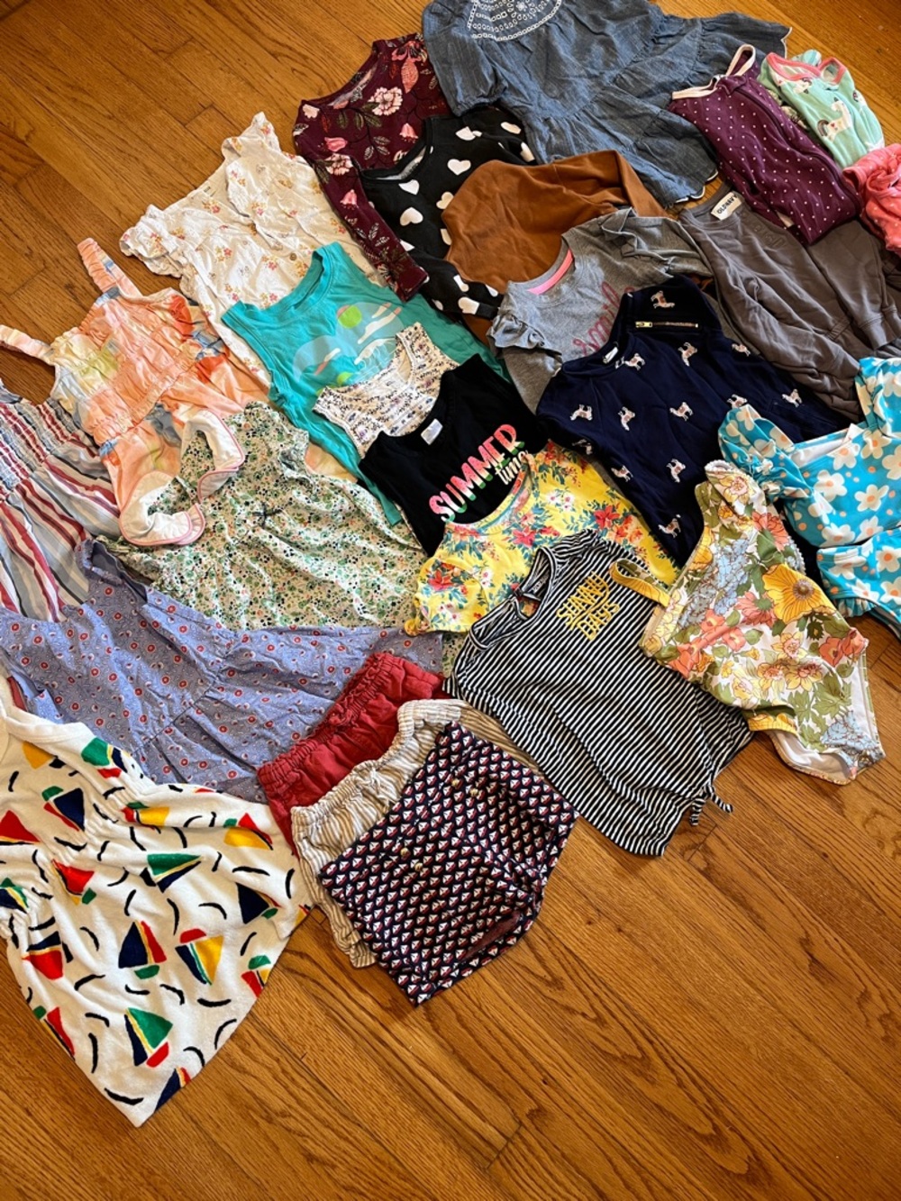 Large 27 pc lot of 3T girls clothes
